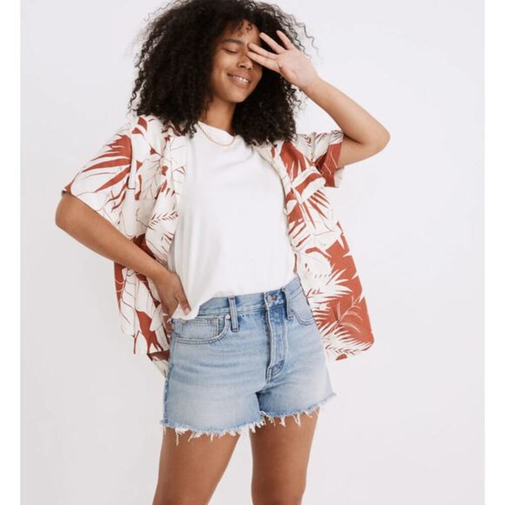 Madewell Relaxed Denim‎ Shorts in Rosemount Wash: Destroyed Hem Edition Size 30
